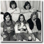 Группа Hocus, 1971 год; в центре Стиви ван Кёркен, слева от нее Матт